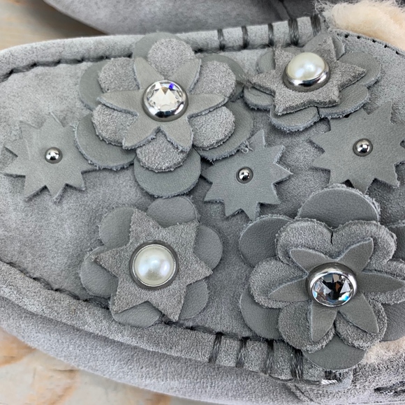 UGG Ansley petal FLOWERS BLING SLIPPERS NIB - Picture 7 of 8